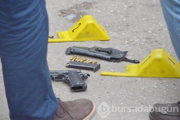 Çifte tabancalı suç makinesi polisle çatıştı