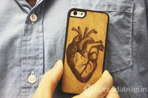 17 fotoğrafla ahşap oyma sanatıyla yapılmış benzersiz telefon kılıfları