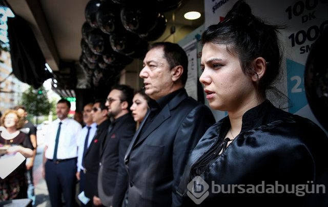 Bursa'da işyerini cenaze marşıyla kapattı

