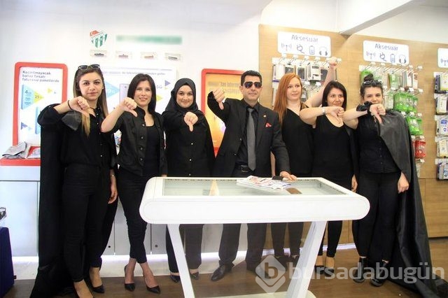 Bursa'da işyerini cenaze marşıyla kapattı
