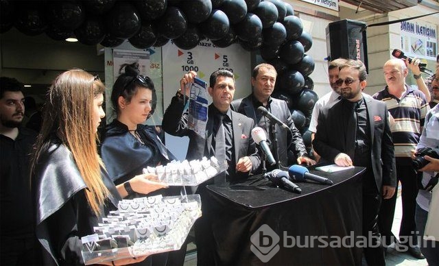 Bursa'da işyerini cenaze marşıyla kapattı
