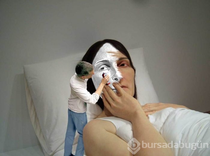 Bu yaşlı çift neden betonda güneşleniyor acaba?