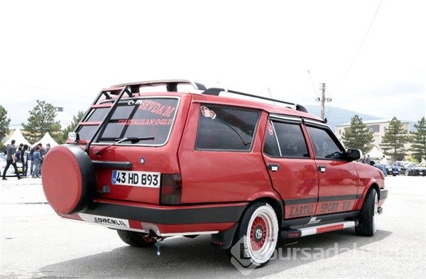 Otomobilini otel odasına çevirdi
