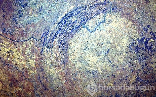 Dünyada göktaşı çarpması sonucu oluşmuş en büyük çukurlar