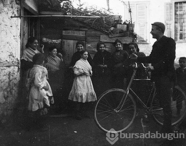 1891 yılında bisikletle dünya turuna çıkan, yolları Türkiye'den de geçmiş 2 maceracı