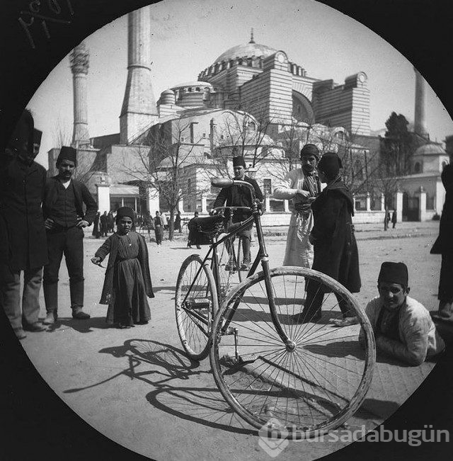 1891 yılında bisikletle dünya turuna çıkan, yolları Türkiye'den de geçmiş 2 maceracı