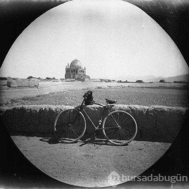 1891 yılında bisikletle dünya turuna çıkan, yolları Türkiye'den de geçmiş 2 maceracı