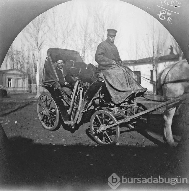 1891 yılında bisikletle dünya turuna çıkan, yolları Türkiye'den de geçmiş 2 maceracı