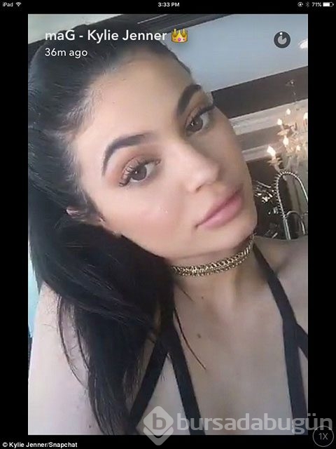 Kendall ve Kylie'nin seksi havuz partisi
