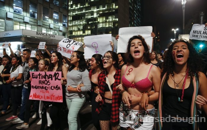 Brezilyalı kadınlardan büyük protesto