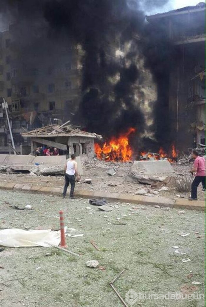 Mardin'de Emniyet Müdürlüğü'ne bombalı araçla saldırı