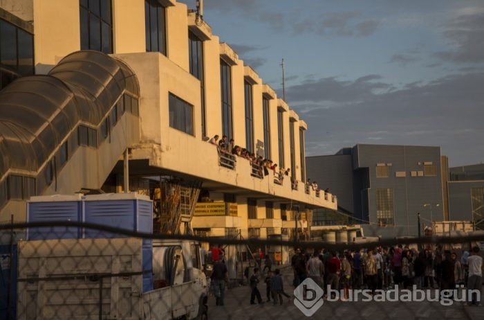 Yunanistan'daki erkek göçmenler fuhuşa zorlanıyor