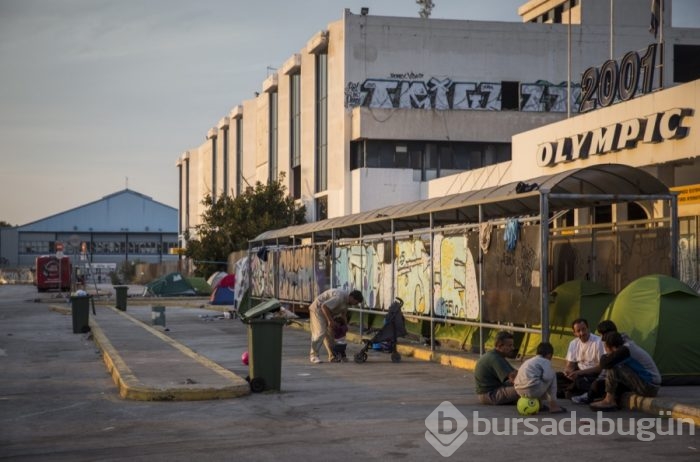 Yunanistan'daki erkek göçmenler fuhuşa zorlanıyor