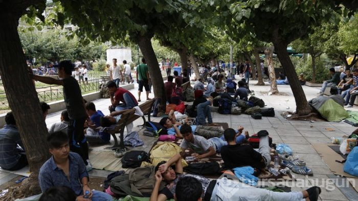Yunanistan'daki erkek göçmenler fuhuşa zorlanıyor