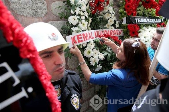 Kılıçdaroğlu'na şehit cenazesinde mermi kovanı atıldı