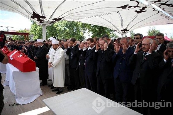 Kılıçdaroğlu'na şehit cenazesinde mermi kovanı atıldı