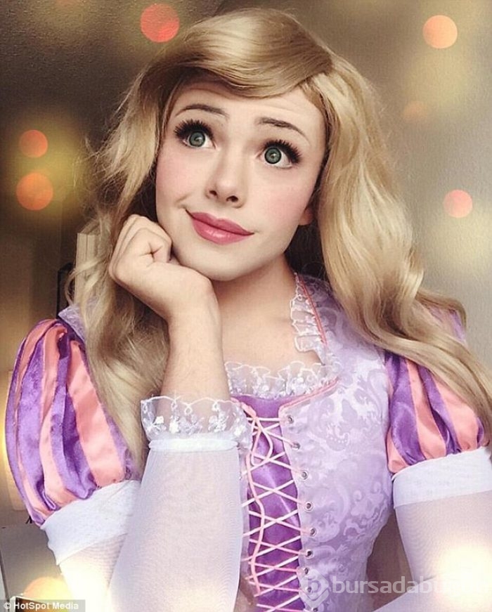 İnanması zor ama gerçek: O sadece Disney bağımlısı bir erkek