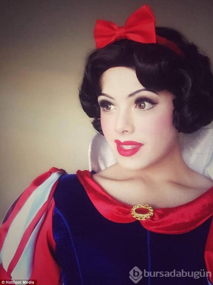 İnanması zor ama gerçek: O sadece Disney bağımlısı bir erkek