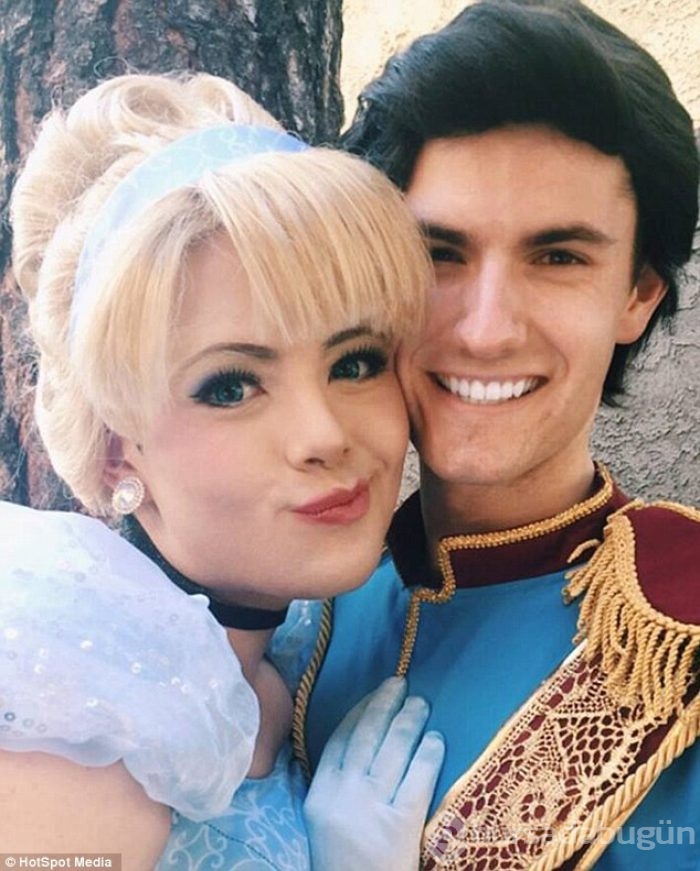 İnanması zor ama gerçek: O sadece Disney bağımlısı bir erkek
