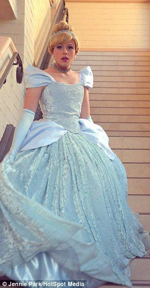İnanması zor ama gerçek: O sadece Disney bağımlısı bir erkek