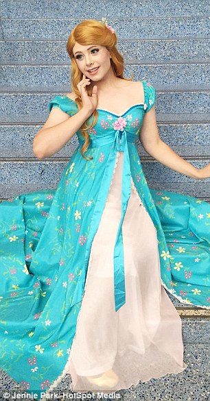 İnanması zor ama gerçek: O sadece Disney bağımlısı bir erkek