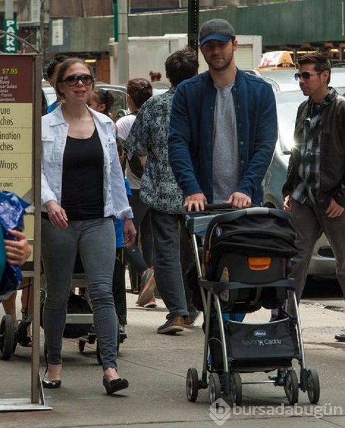 Dünya bebek arabalı bu genç adamı konuştu