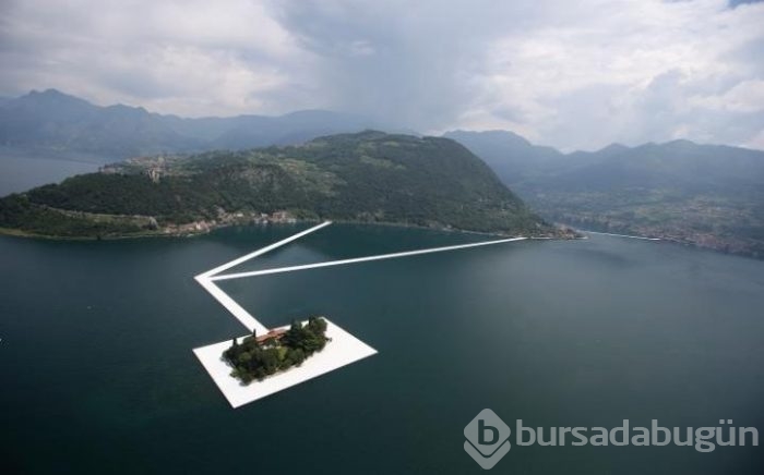 Yarım milyon kişi suyun üzerinde yürüyecek
