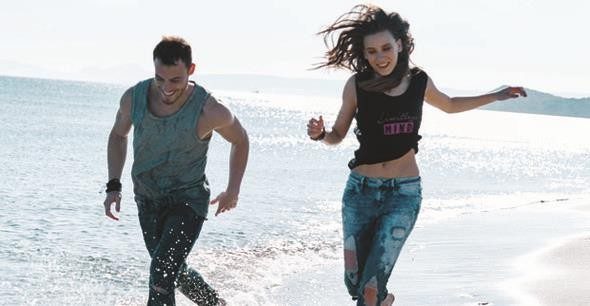 Serenay Sarıkaya ve Kerem Bürsin'den sürpriz karar