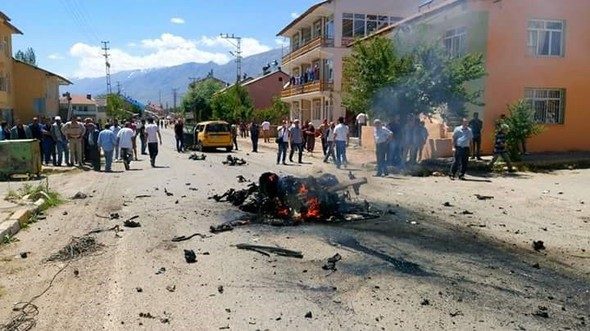 Tunceli Ovacık'ta adliye lojmanı yakınında büyük patlama