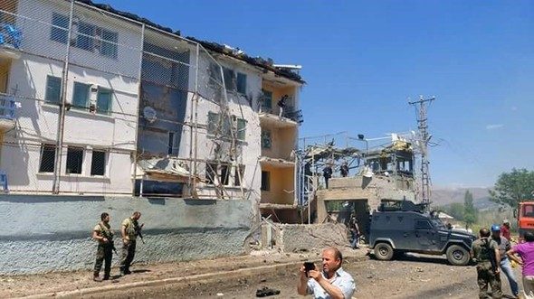 Tunceli Ovacık'ta adliye lojmanı yakınında büyük patlama