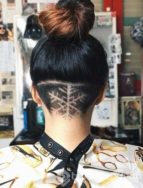 Bu yazın trendi: Undercut dövme