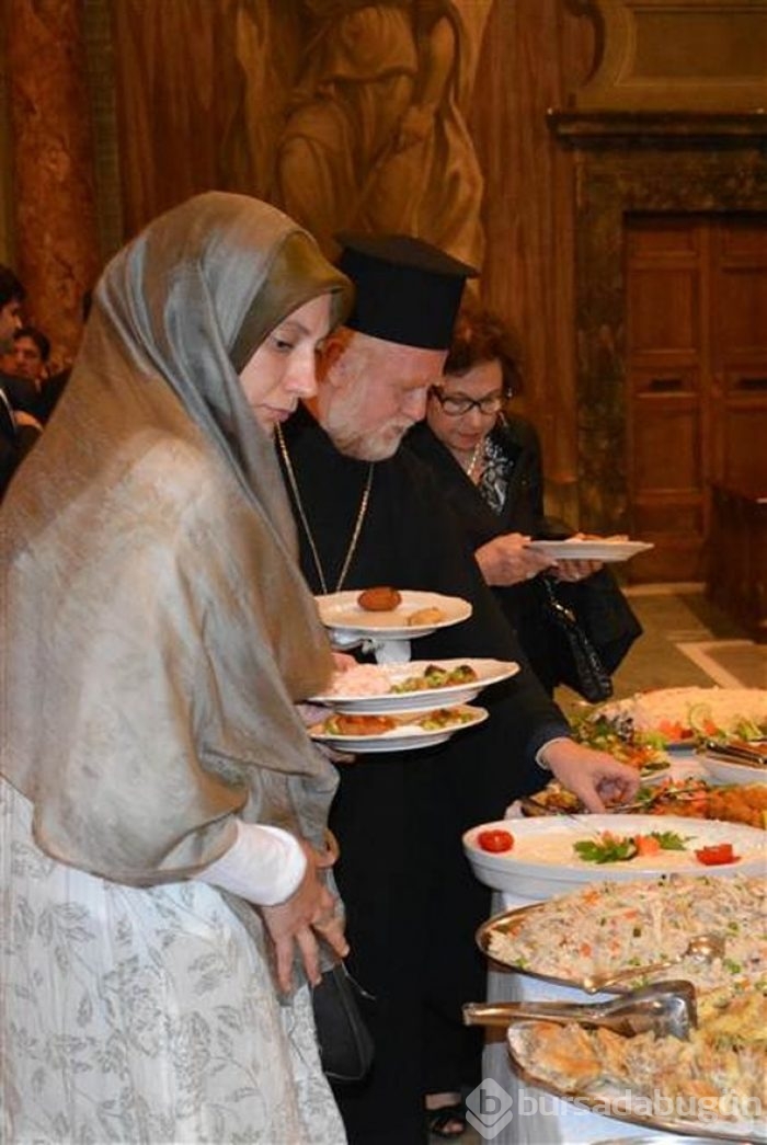 Vatikan'a ait sarayda Kur'an ve ezan okundu