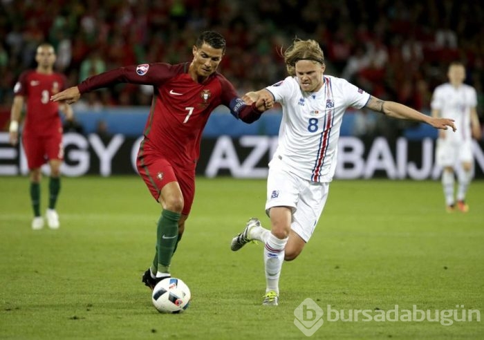 Ronaldo tahtını kaptırdı