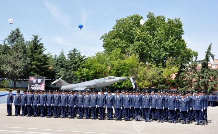Bursa'da "Komutanlar ocağı"nda mezuniyet töreni