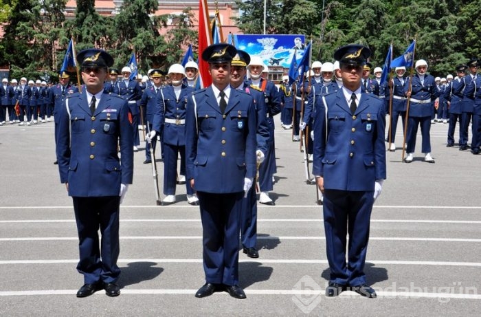 Bursa'da "Komutanlar ocağı"nda mezuniyet töreni