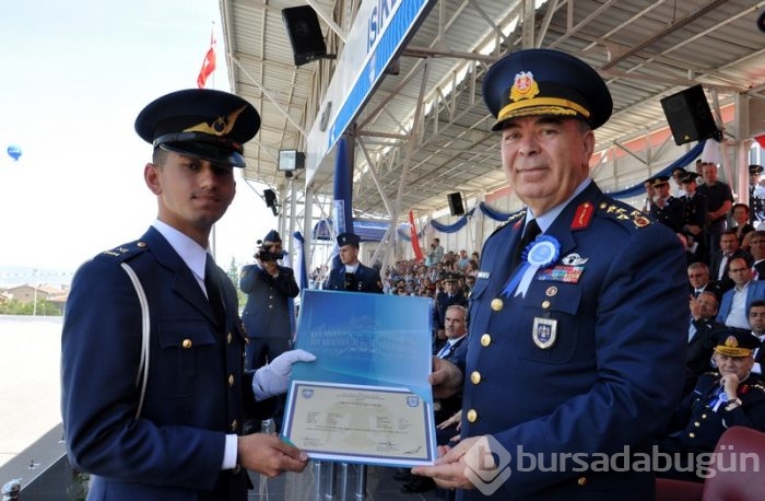 Bursa'da "Komutanlar ocağı"nda mezuniyet töreni