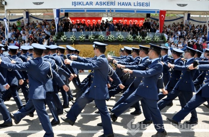 Bursa'da "Komutanlar ocağı"nda mezuniyet töreni