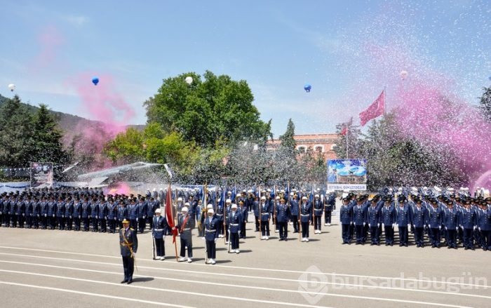Bursa'da "Komutanlar ocağı"nda mezuniyet töreni