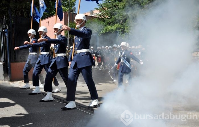 Bursa'da "Komutanlar ocağı"nda mezuniyet töreni