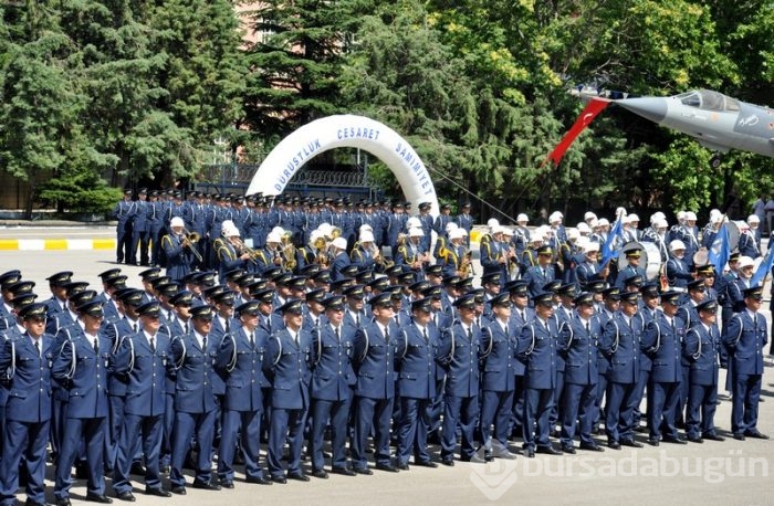 Bursa'da "Komutanlar ocağı"nda mezuniyet töreni