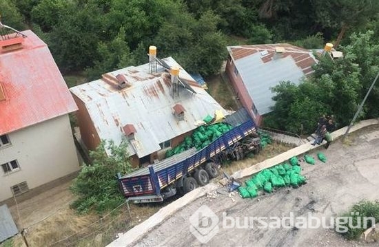 Freni boşaldı, ok gibi saplandı