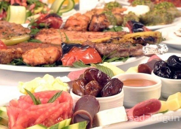Oruç zeytinle mi, hurmayla mı açılmalı?