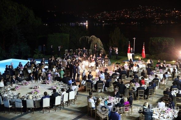 Erdoğan'ın iftar yemeğinde ünlüler geçidi