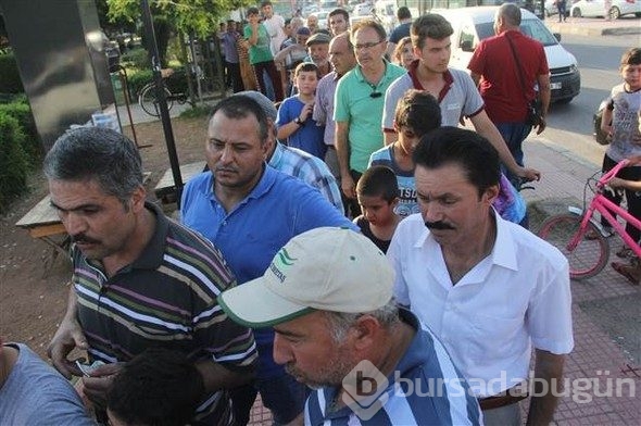 İftar öncesi kapış kapış gitti... Poşeti 1 TL