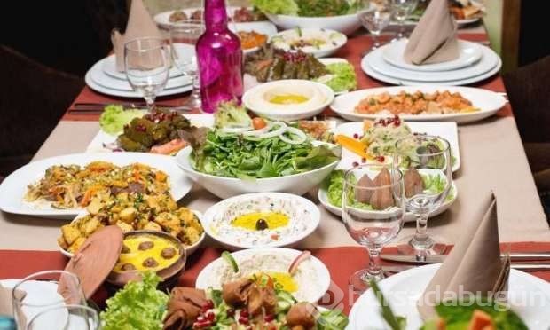 İftarda acı ve baharatlı yemek ülser yapıyor