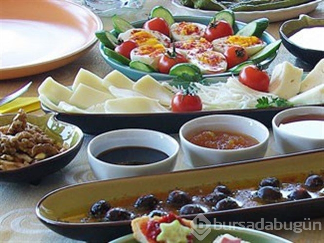 İftarda acı ve baharatlı yemek ülser yapıyor