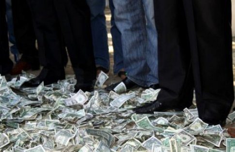 Ramazan sonrası için... "1 dolar"ı bulan stokluyor