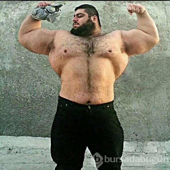 İranlı 'Hulk' görenleri şaşırtıyor
