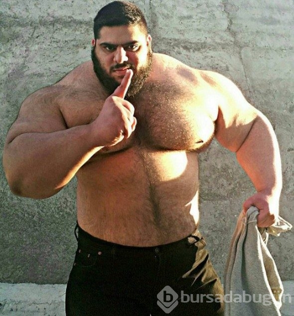 İranlı 'Hulk' görenleri şaşırtıyor