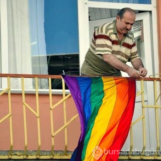 Sosyal medya fenomeni haline gelen 'Balkona bayrak asan dayı' konuştu..